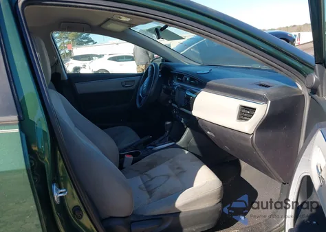 2015 Toyota Corolla Le Plus z USA, uszkodzony, nr VIN 2T1BURHEXFC428433